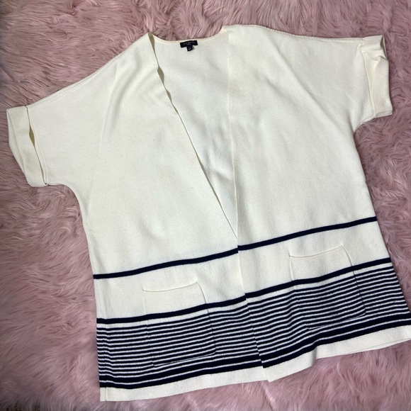 Talbots Women’s 1X Short Sleeve Cardigan. - Picture 3 of 4